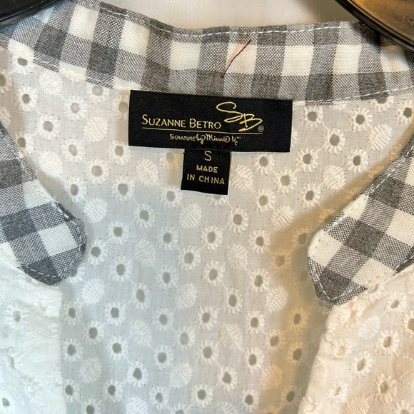 NEW Suzanne Betro Gray Gingham And Lace Peasant Top / Small - Picture 5 of 9